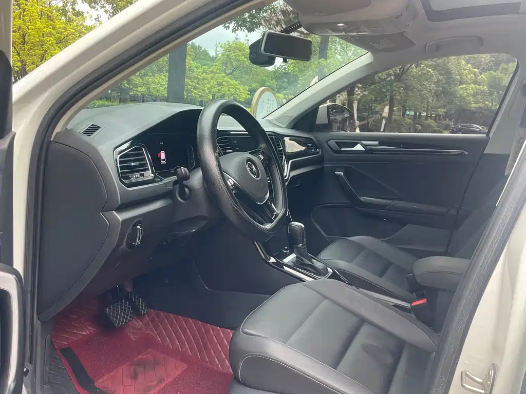 Volkswagen T-Roc 2021