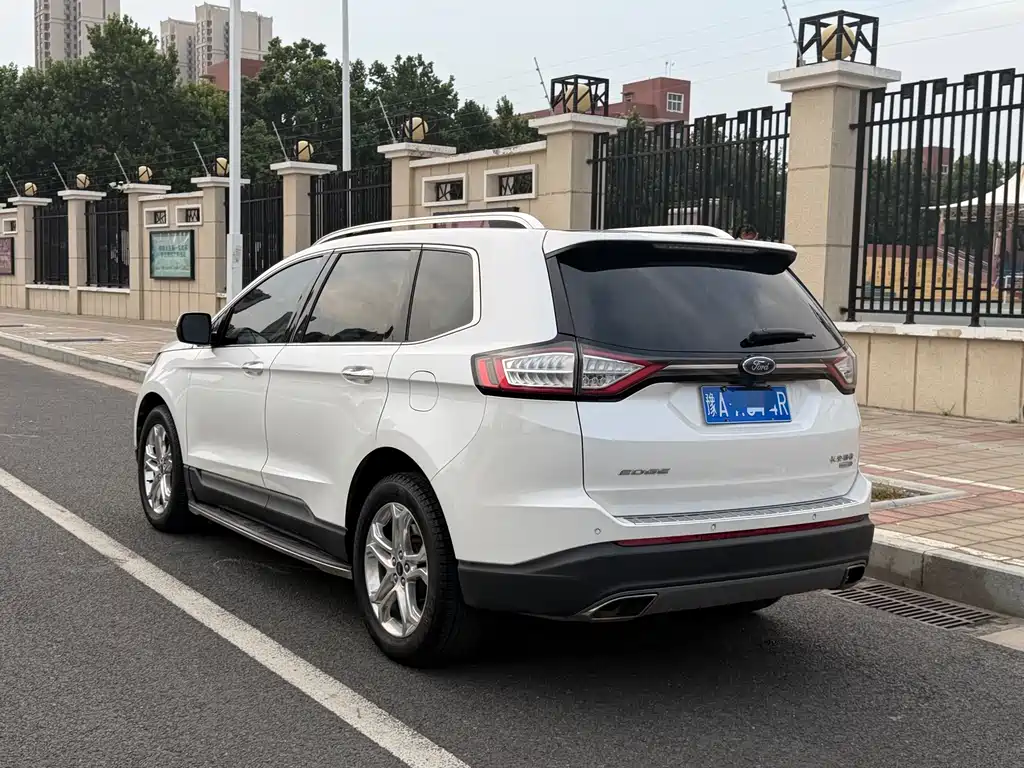 Ford Edge 2015 — фото 12