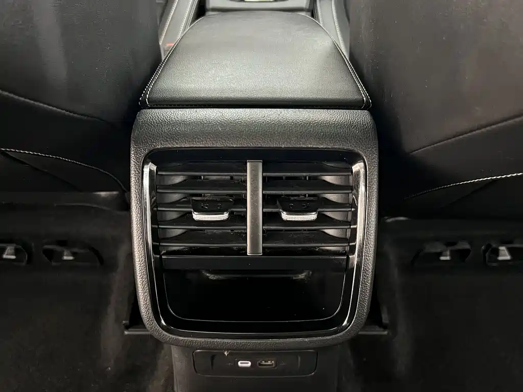 Skoda Octavia 2021 — фото 13