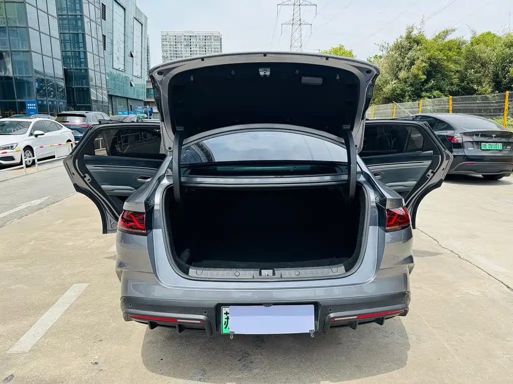 BYD Qin L 2025 — фото 11