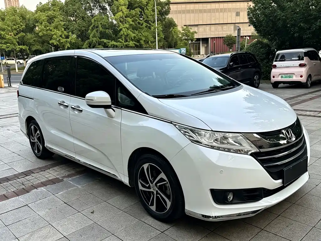 Honda Odyssey 2016 — фото 6