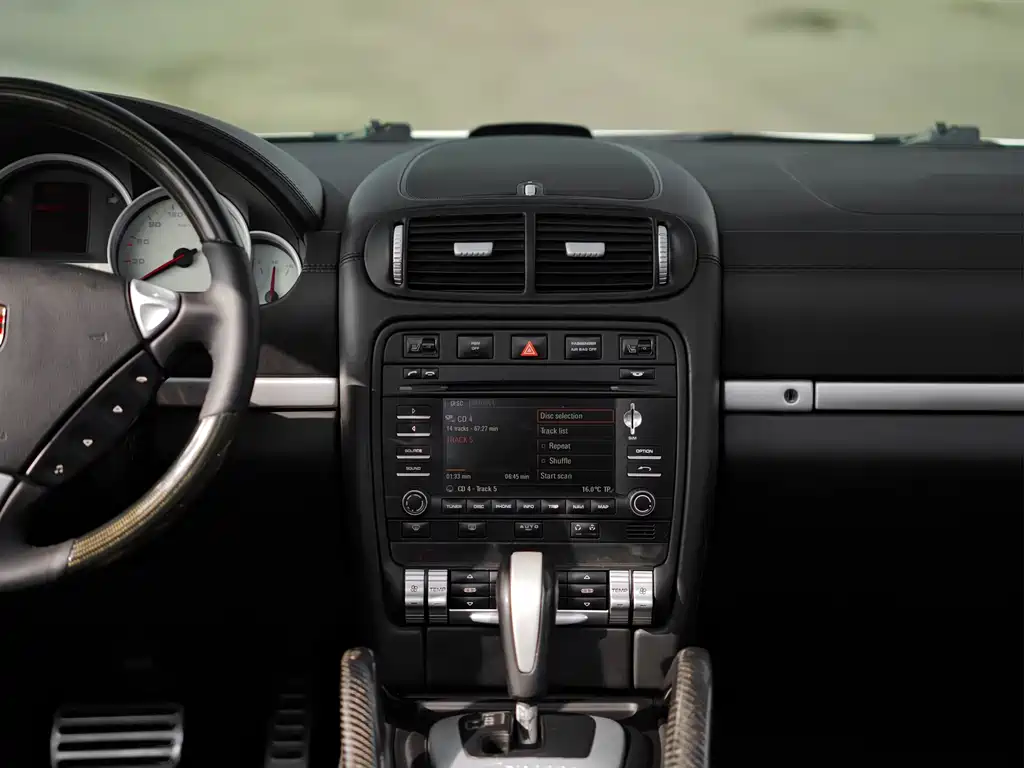 Porsche Cayenne 2010 — фото 19