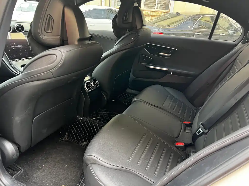 Mercedes-Benz C-Class 2023 — фото 13