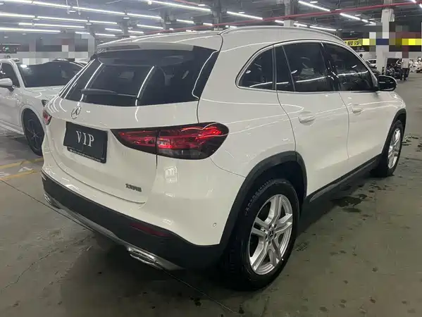Mercedes-Benz GLA 2021