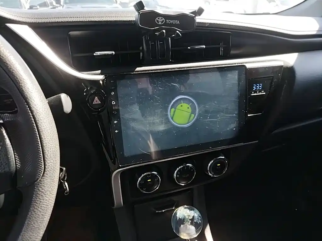 Toyota Corolla 2018 — фото 13