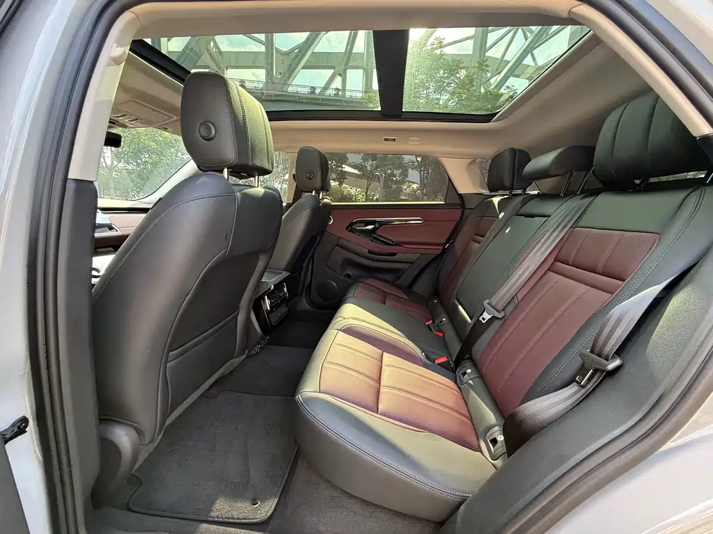 Land Rover Evoque 2024 — фото 13