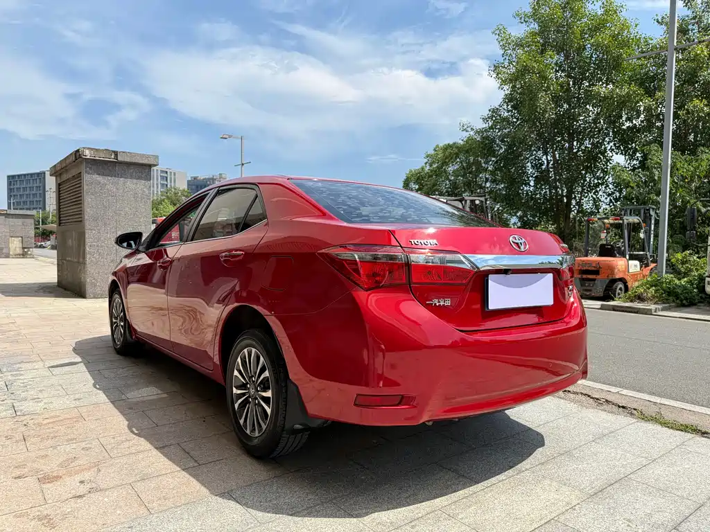 Toyota Corolla 2018 — фото 6