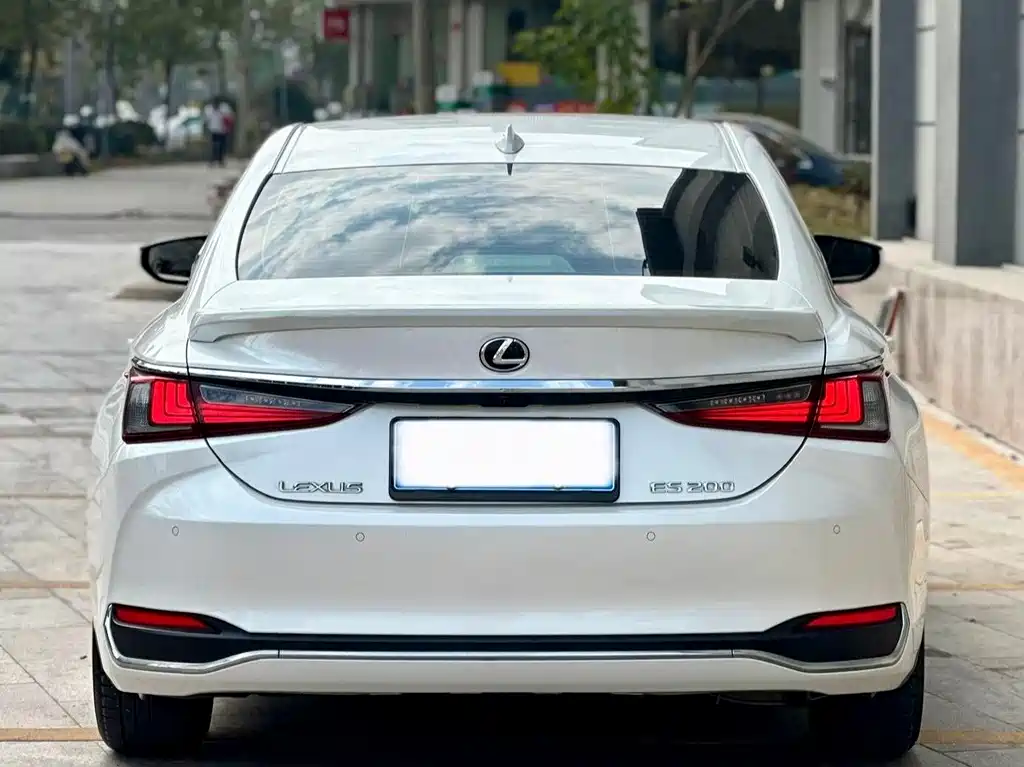 Lexus ES 2020 — фото 3