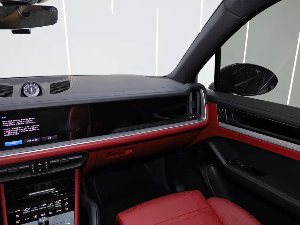 Porsche Cayenne 2024