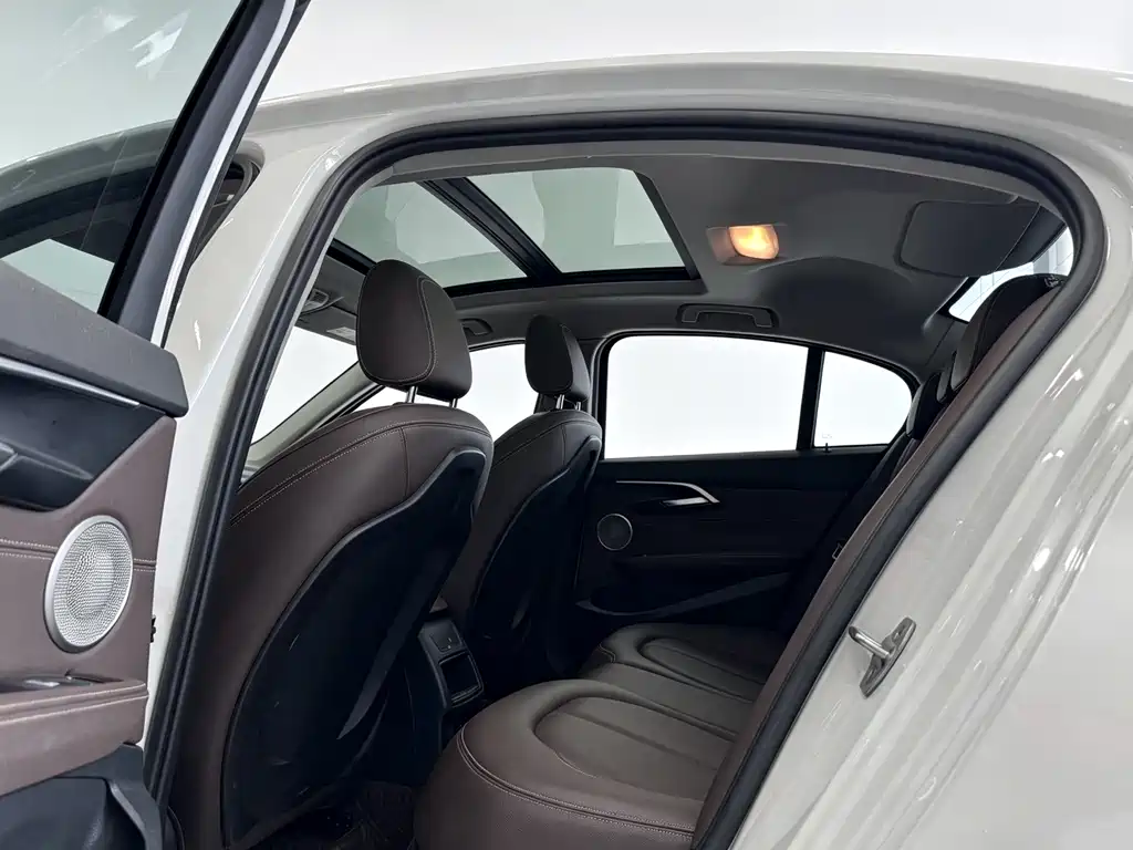 BMW 1 Series 2022