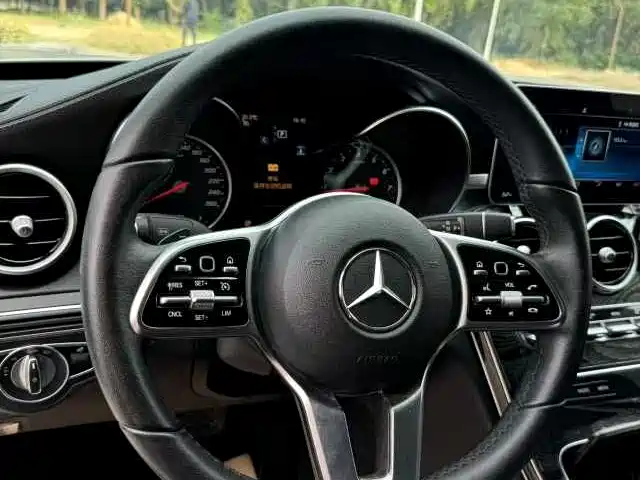 Mercedes-Benz C-Class 2019 — фото 12