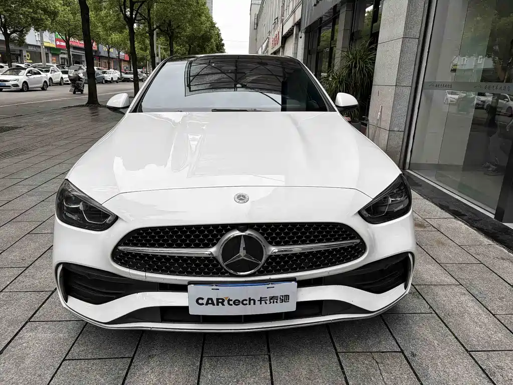 Mercedes-Benz C-Class 2023 — фото 3