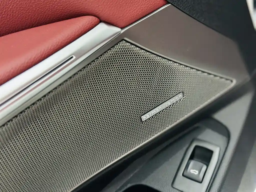 BMW 3 Series 2025 — фото 18