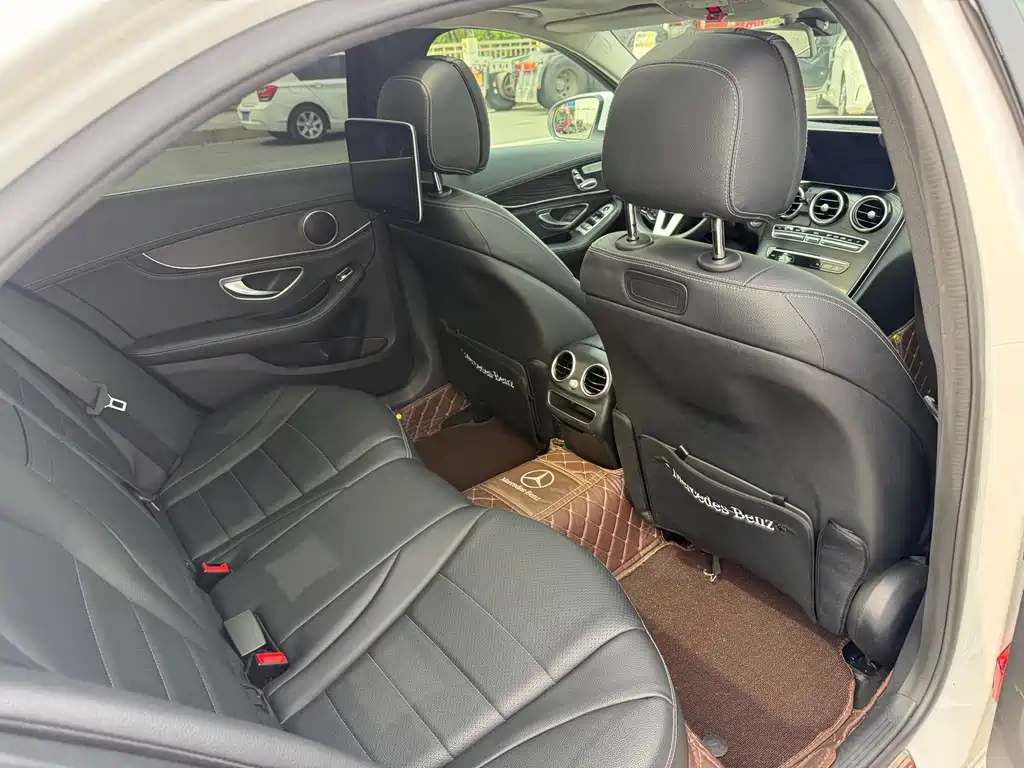 Mercedes-Benz C-Class 2019 — фото 12