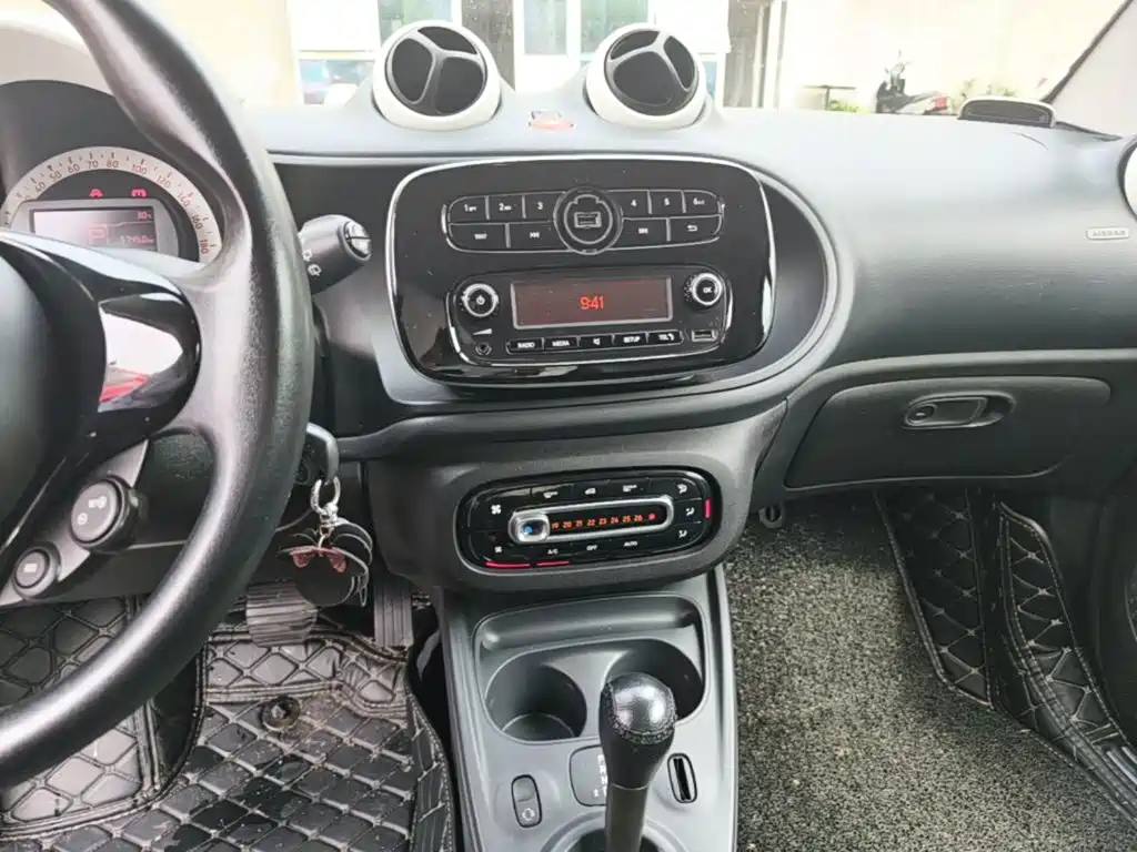 smart fortwo 2017 — фото 13