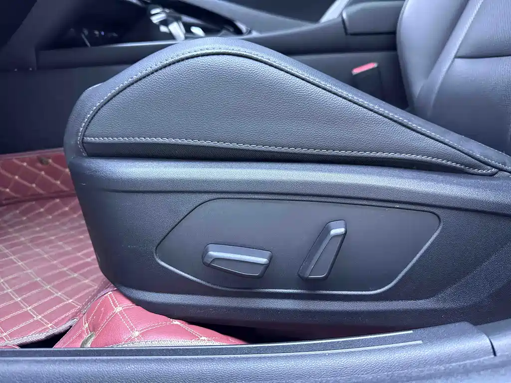 Hyundai Elantra 2023 — фото 18
