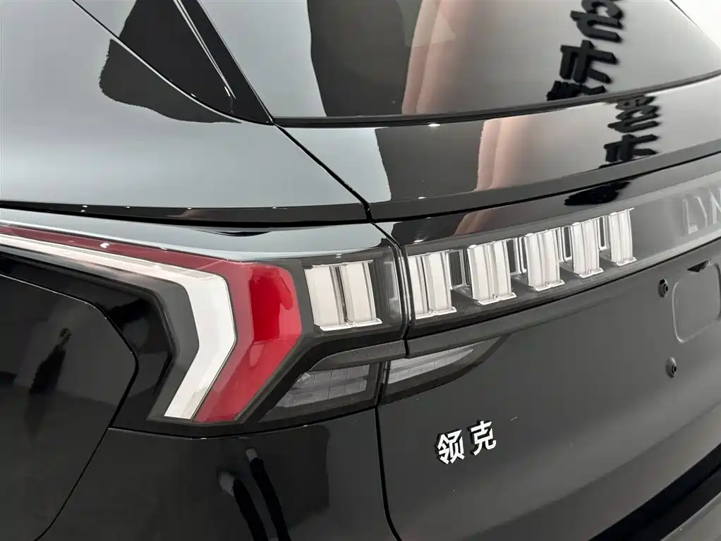 Lynk & Co 09 EM-P 2025 — фото 20
