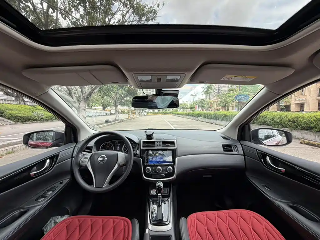 Nissan Tiida 2019 — фото 15