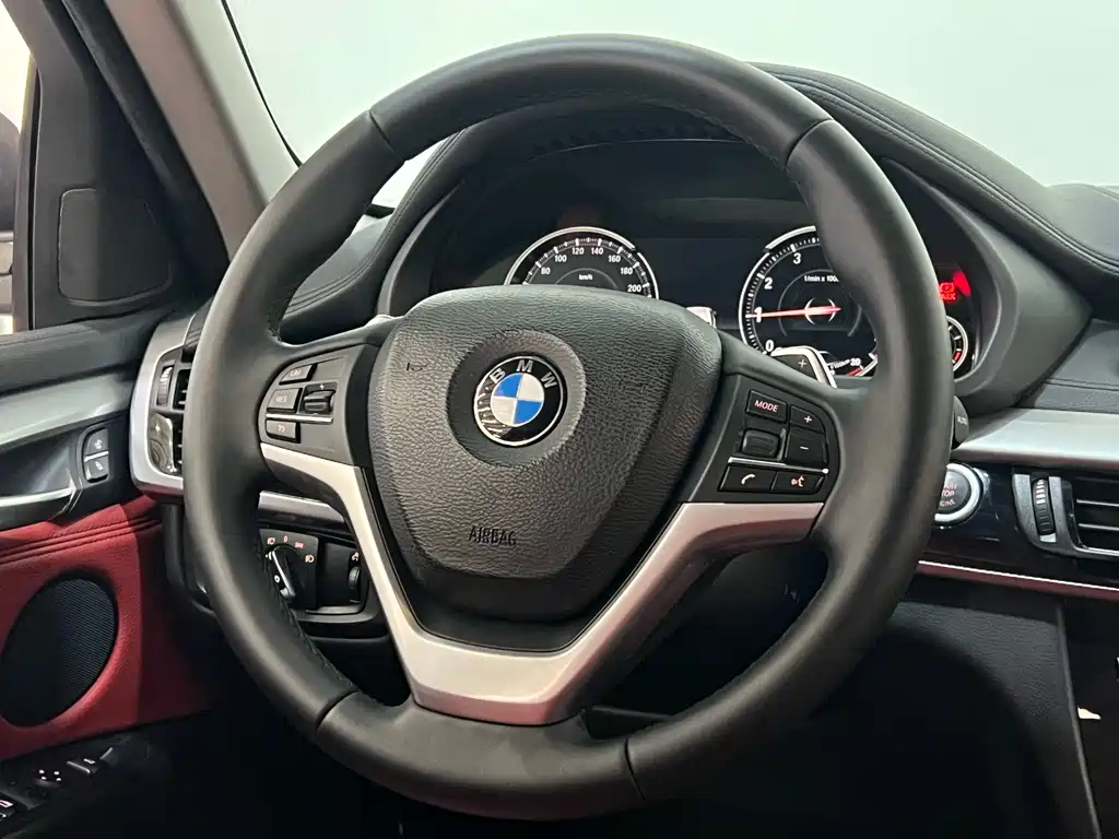 BMW X6 2016 — фото 16