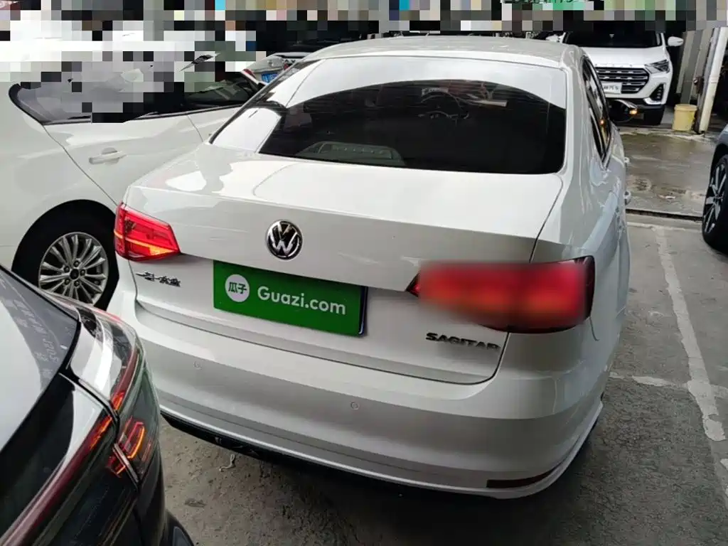 Volkswagen Sagitar 2018
