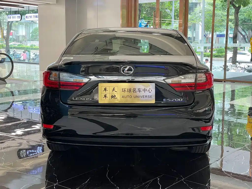 Lexus ES 2016