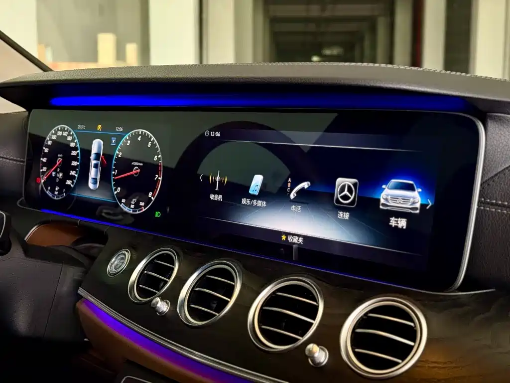 Mercedes-Benz E-Class 2018 — фото 24