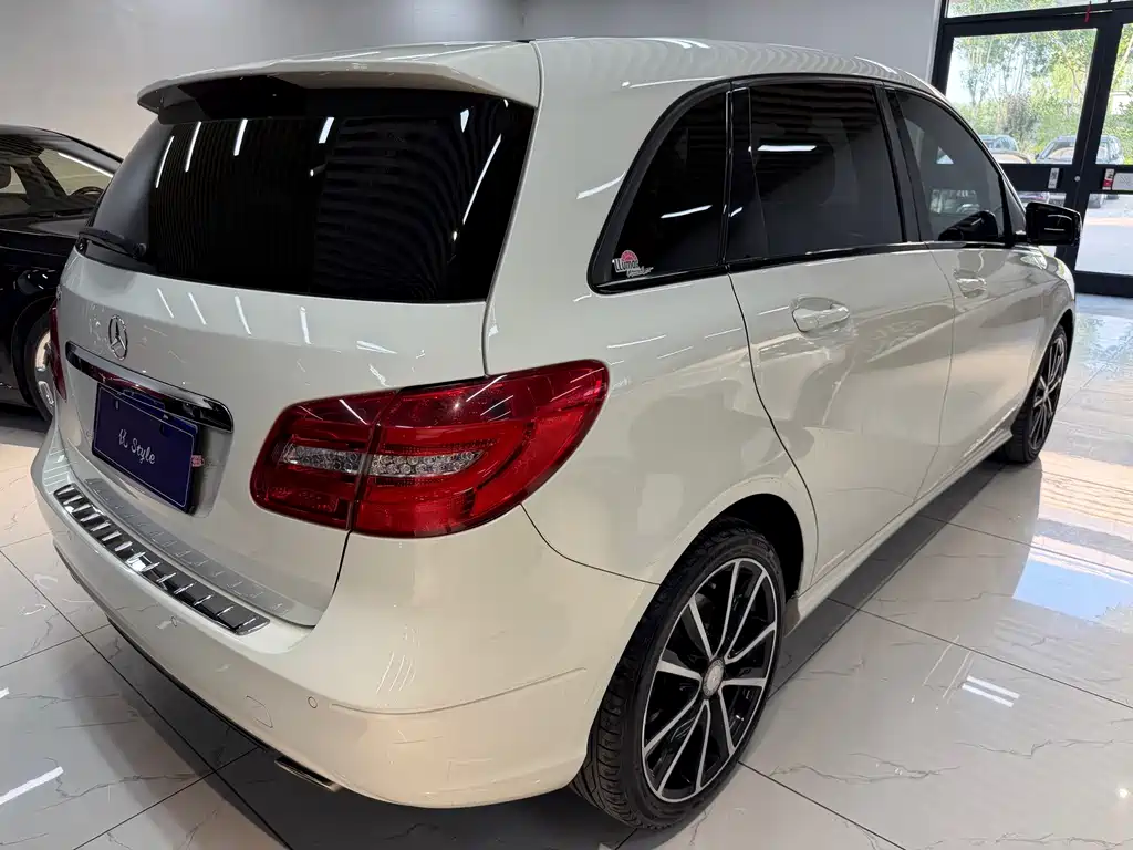 Mercedes-Benz B-Class 2015 — фото 23