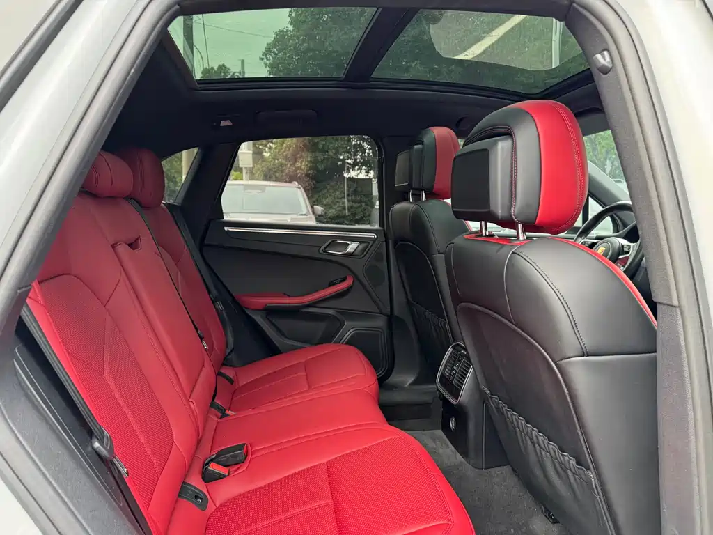 Porsche Macan 2019 — фото 17