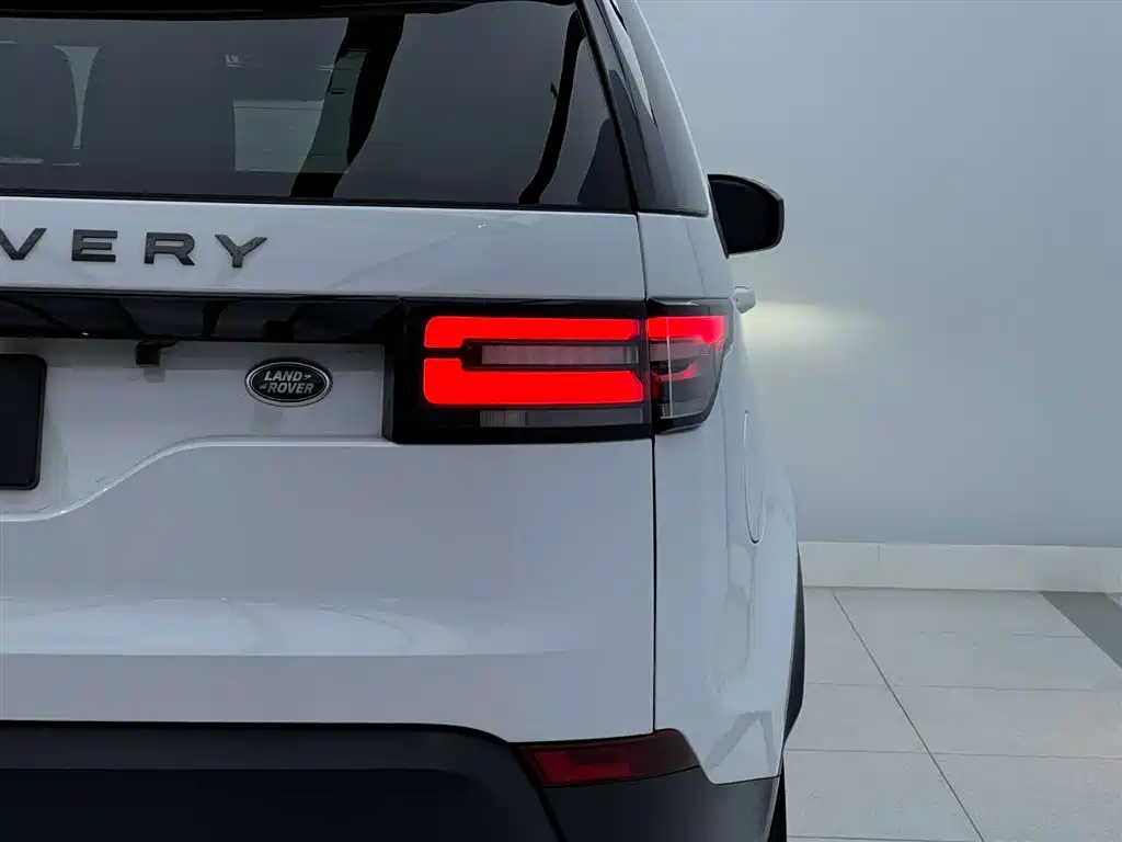 Land Rover Discovery 2018 — фото 13