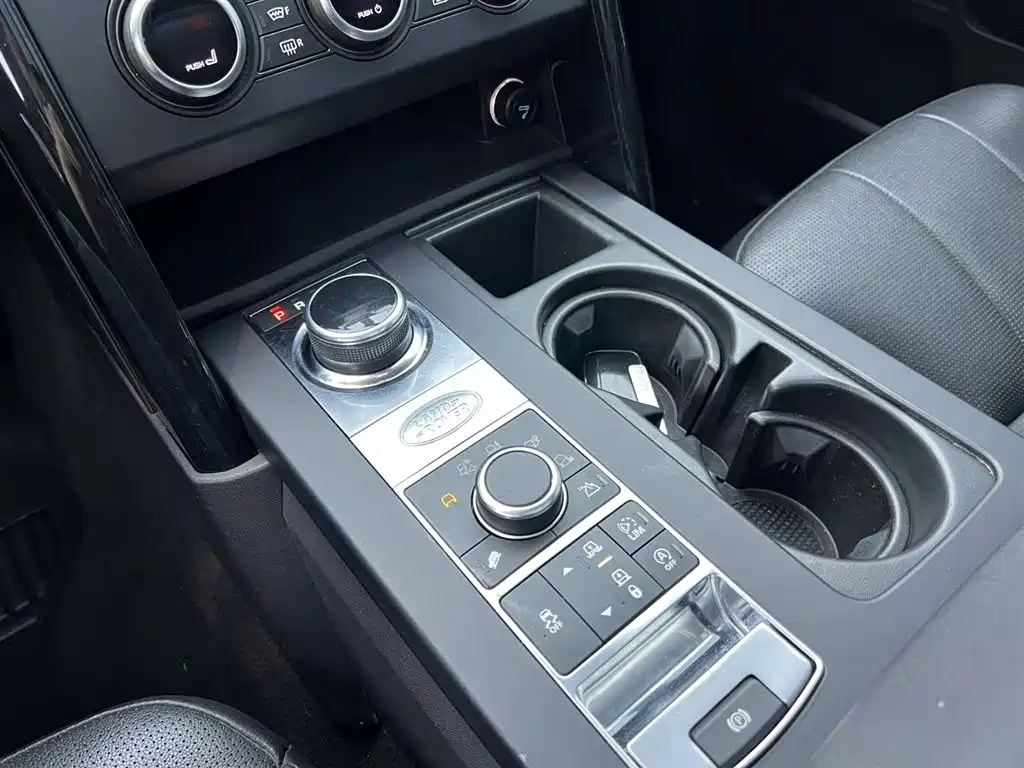 Land Rover Discovery 2018 — фото 21