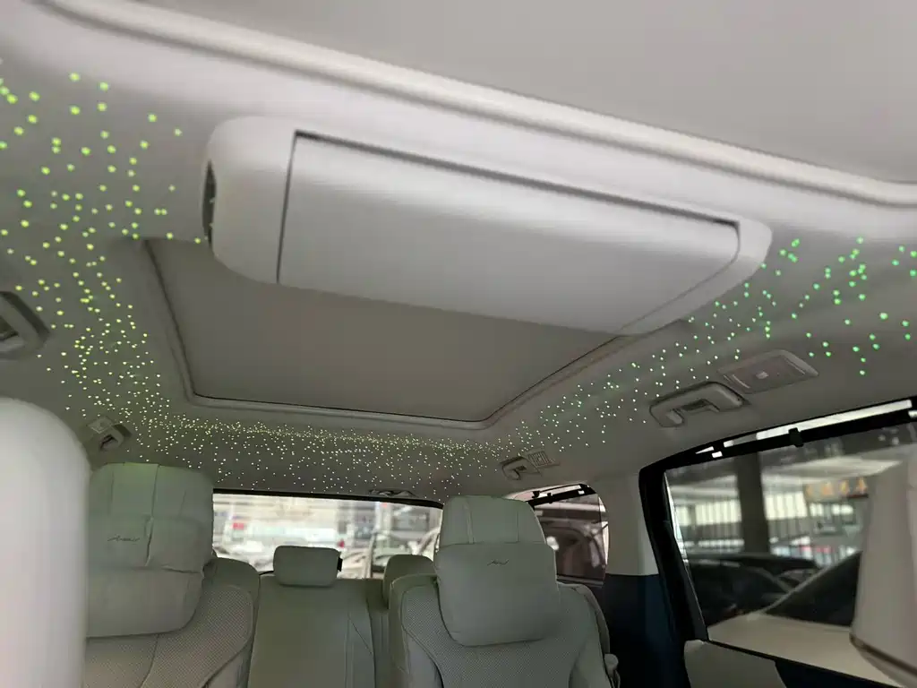 Buick GL8 Hybrid 2024