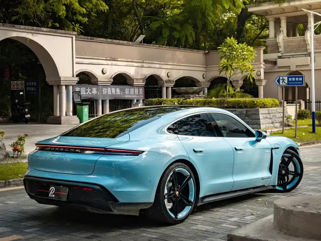 Porsche Taycan 2020 — фото 9