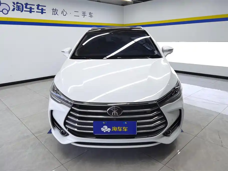 BYD MAX 2018