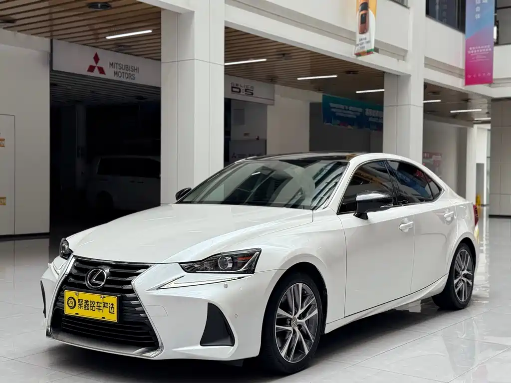 Lexus IS 2017