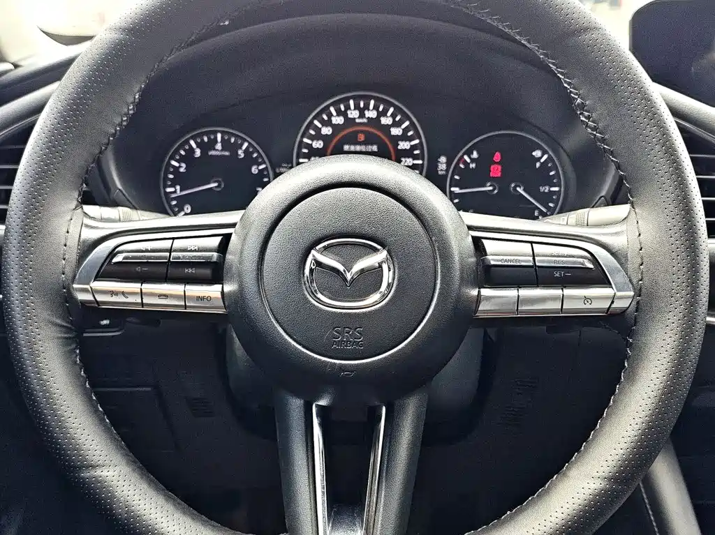 Mazda 3 Axela 2022 — фото 14