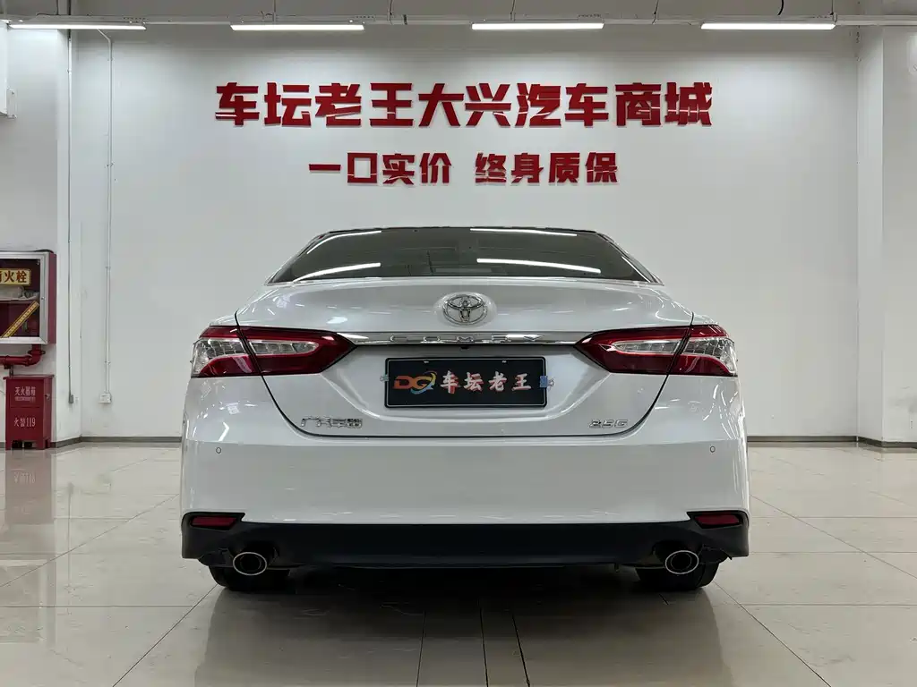 Toyota Camry 2020 — фото 8