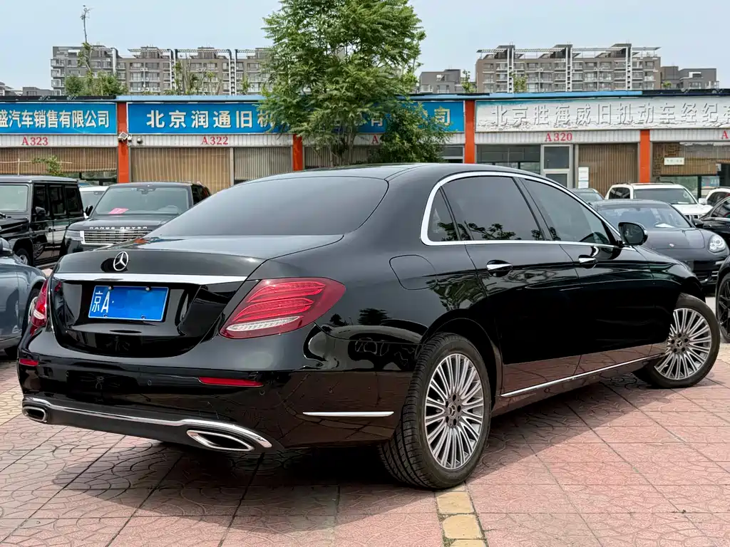 Mercedes-Benz E-Class 2020 — фото 31