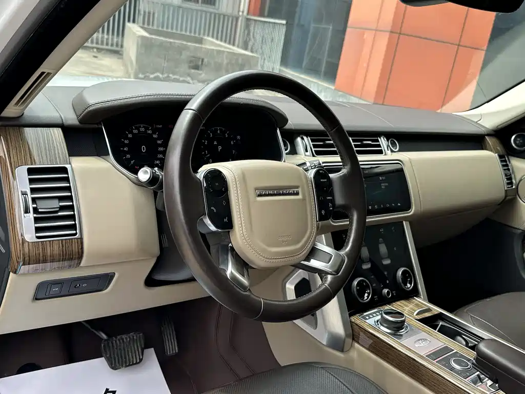 Land Rover Range Rover 2018 — фото 14