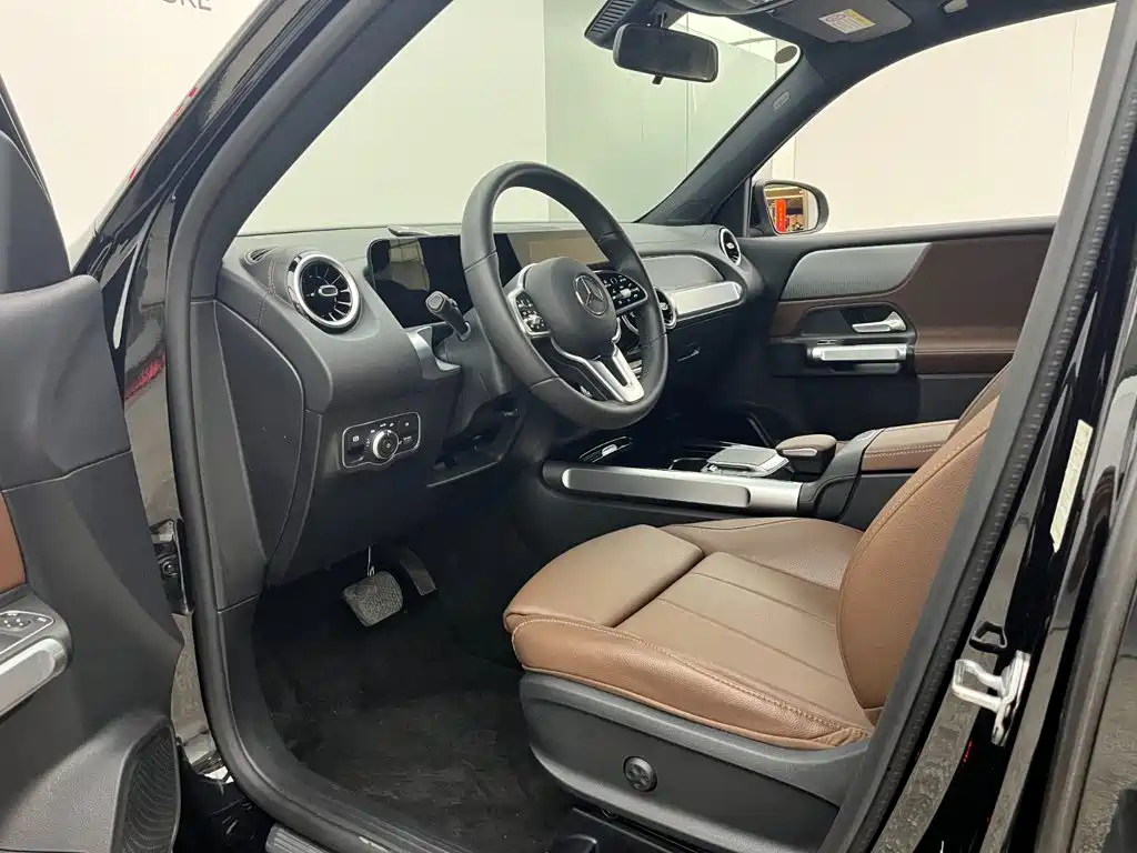 Mercedes-Benz GLB 2023