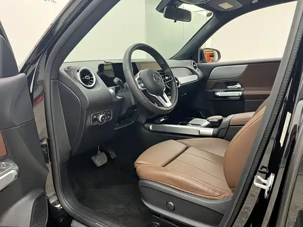 Mercedes-Benz GLB 2023