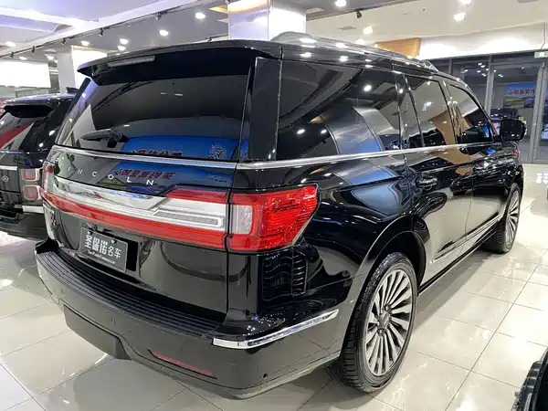 Lincoln Navigator 2020