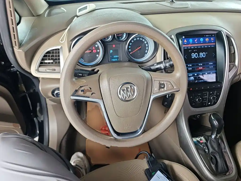 Buick Excelle 2015 — фото 11