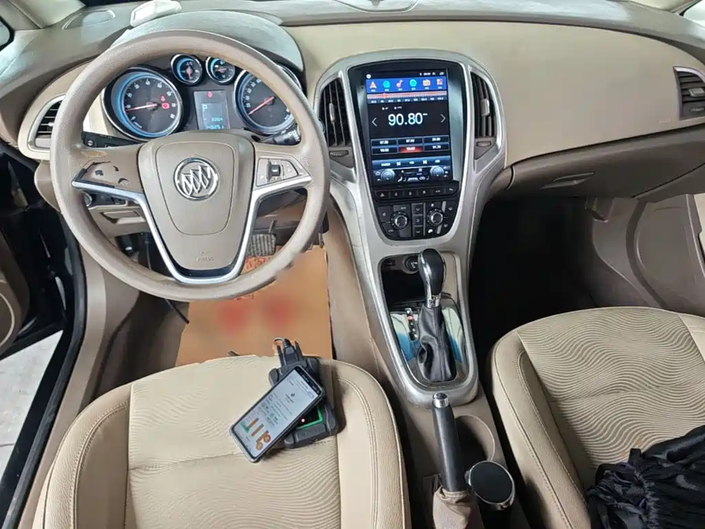 Buick Excelle 2015 — фото 10