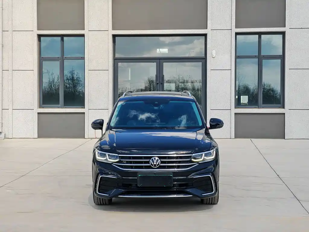 Volkswagen Tiguan L 2022 — фото 3