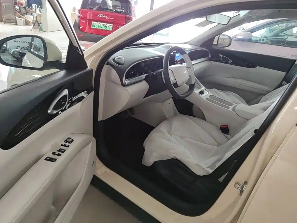 Geely Galaxy Starwish 2026 — фото 16