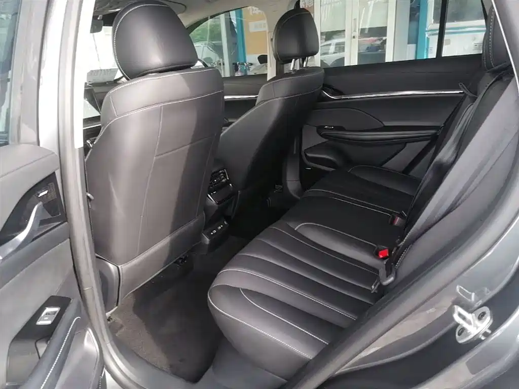 Roewe RX5 eMAX 2022 — фото 17