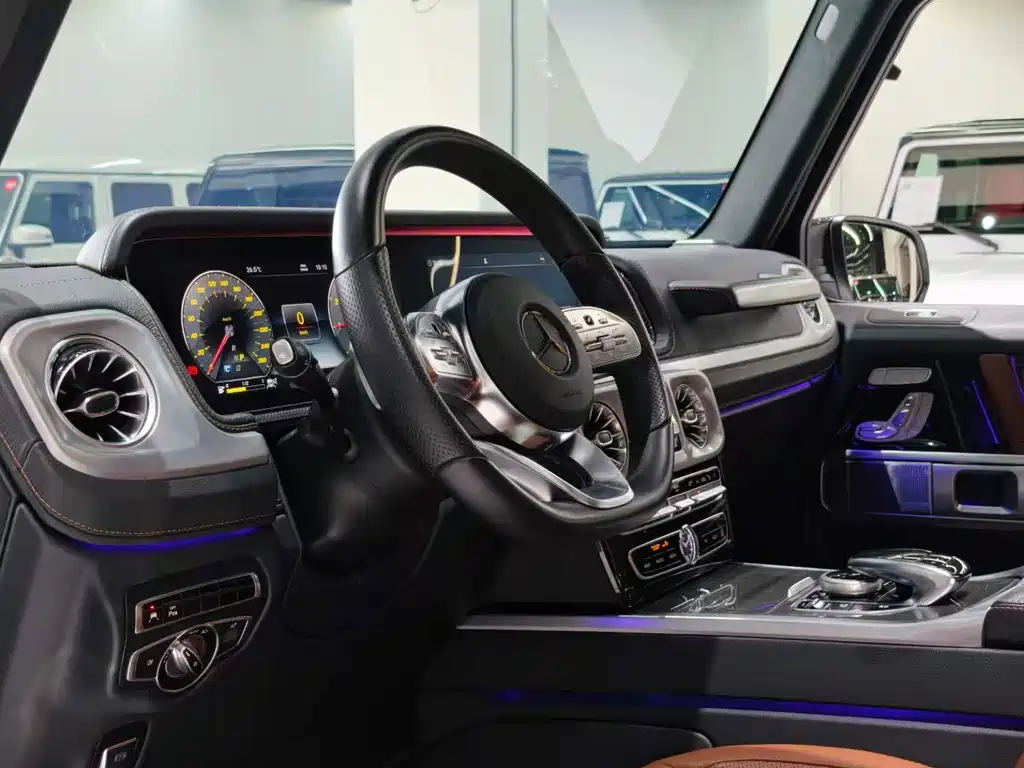 Mercedes-Benz G-Class 2023 — фото 11