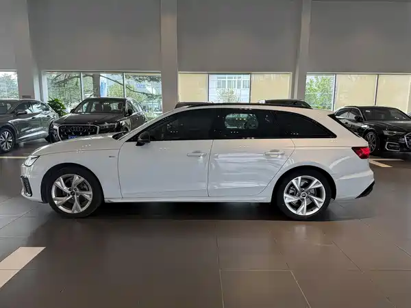 Audi A4 2022