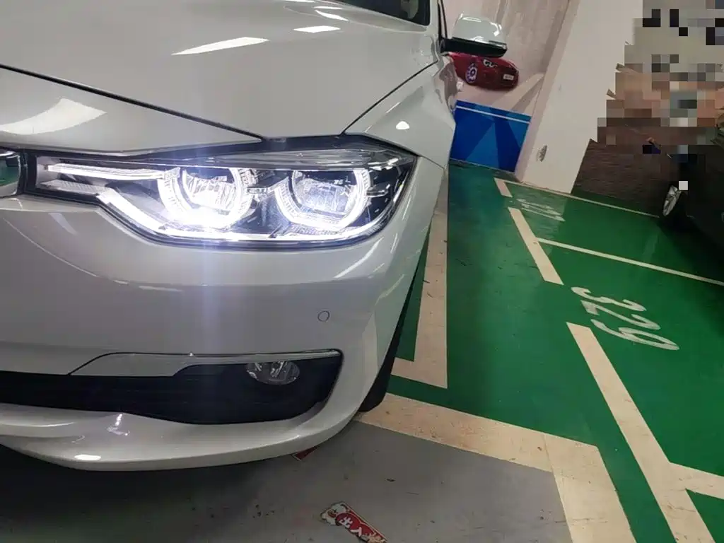 BMW 3 Series 2017 — фото 24