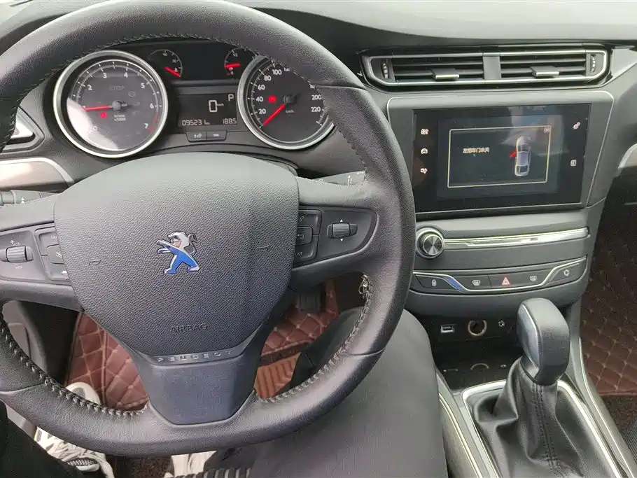 Peugeot 408 2015 — фото 12
